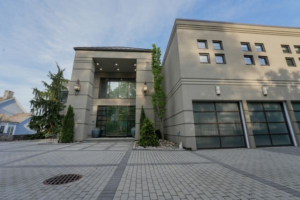 Attached, Exterior, Facade, Modern