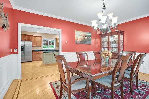 Chandelier, Dining room, Interior, Kitchen, Stainless Steel Appliances, Wood Texture Flooring