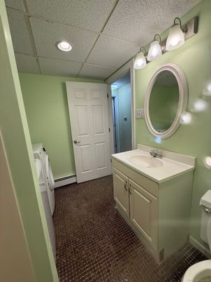 Bathroom, Interior, Recessed Lighting