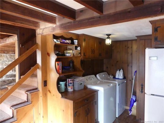 Interior, Washer, Wooden Beams, Wooden Walls