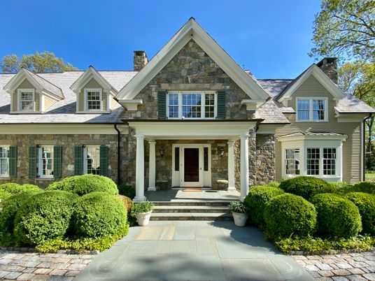 Exterior, Facade, Farmhouse