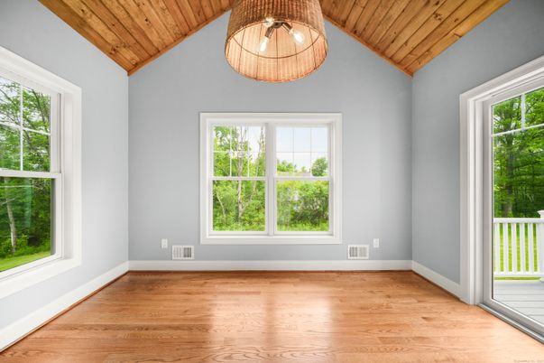 Empty room, Interior, Pendant Lights, Wooden Ceilings, Wood Texture Flooring