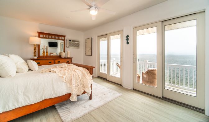 Bedroom, Interior, Water, Wood Texture Flooring