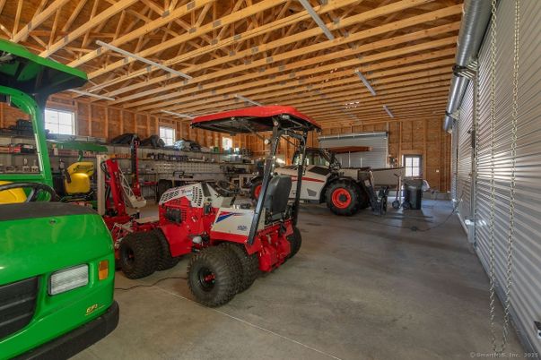 Fitness Equipment, Interior, Wooden Beams