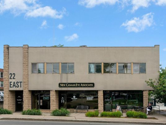 Exterior, Facade, Modern