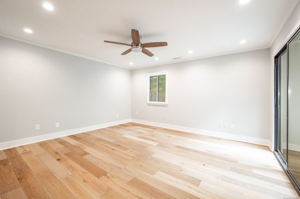 Empty room, Interior, Recessed Lighting, Wood Texture Flooring