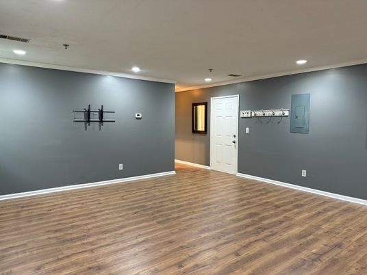 Empty room, Interior, Recessed Lighting, Wood Texture Flooring