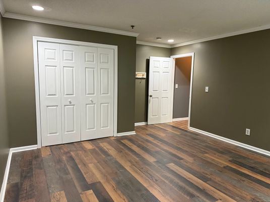 Empty room, Interior, Recessed Lighting, Wood Texture Flooring