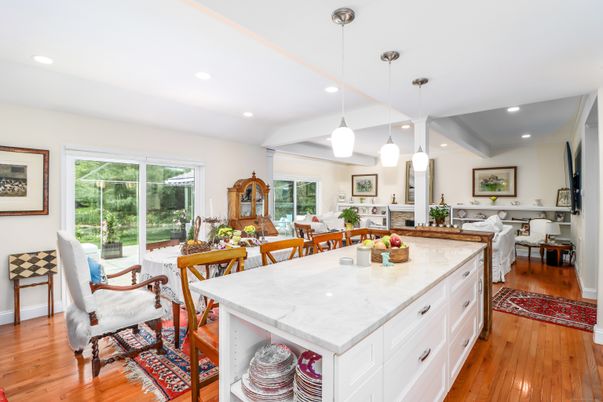Dining room, Interior, Kitchen, Pendant Lights, Recessed Lighting, Wood Texture Flooring