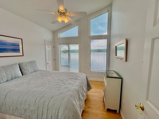 Bedroom, Interior, Water, Wood Texture Flooring