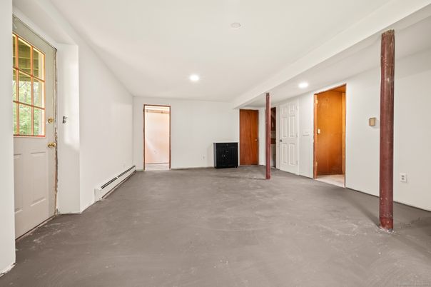 Empty room, Interior, Recessed Lighting