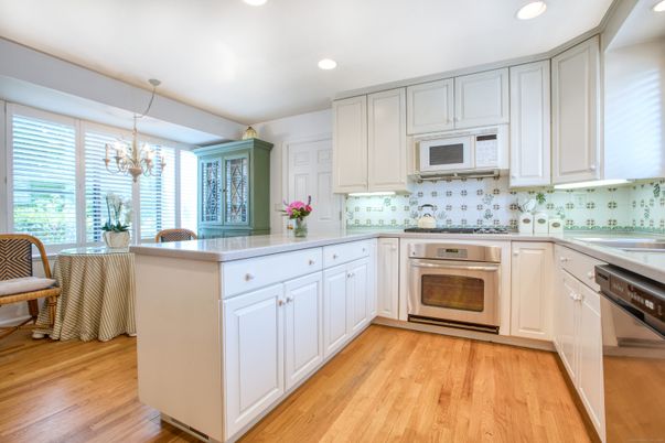 Chandelier, Interior, Kitchen, Recessed Lighting, Wood Texture Flooring