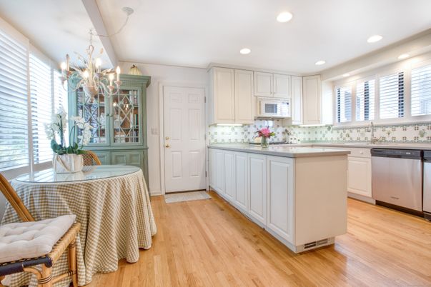 Dining room, Interior, Kitchen, Recessed Lighting, Wood Texture Flooring