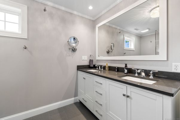 Bathroom, Dual Sink Vanities, Interior, Recessed Lighting