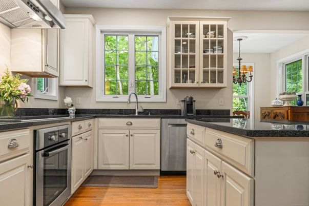 Interior, Kitchen, Pendant Lights, Wood Texture Flooring
