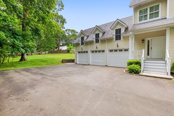 Attached, Exterior, Facade, Cape Cod