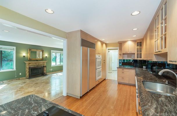 Fireplace, Interior, Kitchen, Recessed Lighting, Wood Texture Flooring