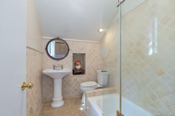Bathroom, Interior, Recessed Lighting