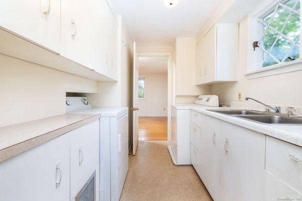Interior, Washer, Wood Texture Flooring