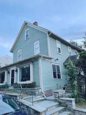 Exterior, Facade, Queen Anne Victorian