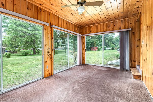 Empty room, Interior, Sun Room, Wooden Ceilings, Wooden Walls