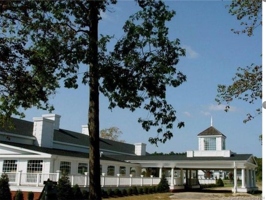 Exterior, Facade, Ranch