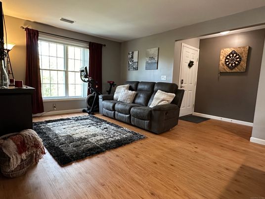 Fitness Equipment, Interior, Living room, Wood Texture Flooring
