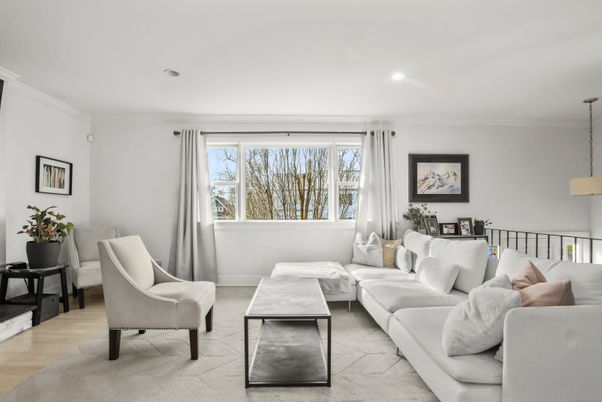 Interior, Living room, Pendant Lights, Recessed Lighting, Wood Texture Flooring