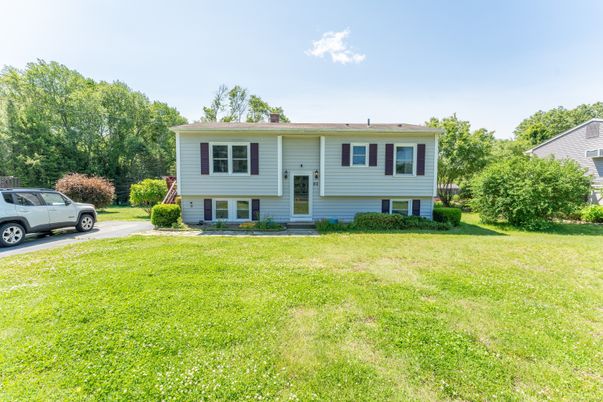 Backyard, Exterior, Facade, Raised Ranch