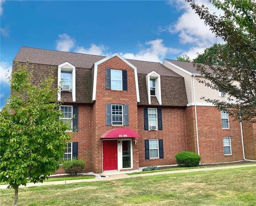 Exterior, Facade, Brick Facade, Brick Traditional