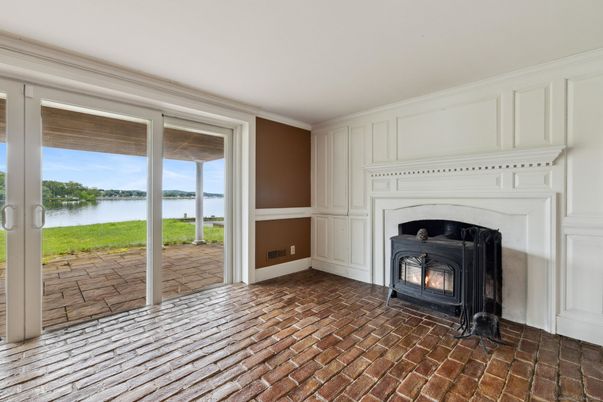Fireplace, Interior, Water