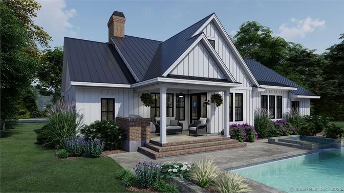 Exterior, Facade, Pool, Farmhouse