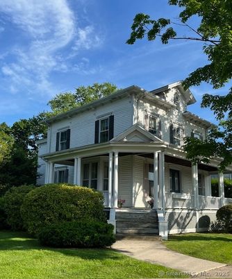 Exterior, Facade, American Foursquare
