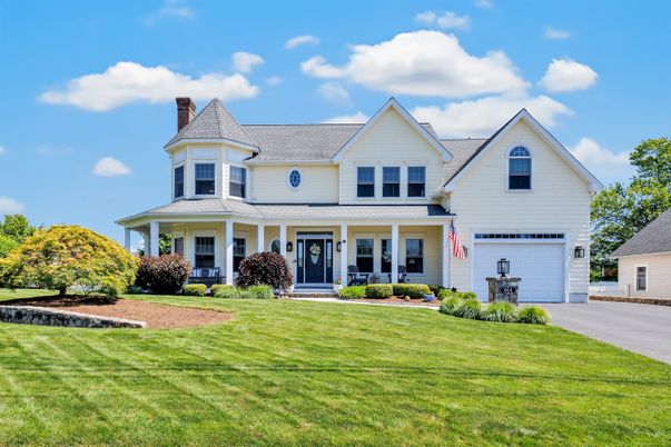 Attached, Exterior, Facade, Farmhouse