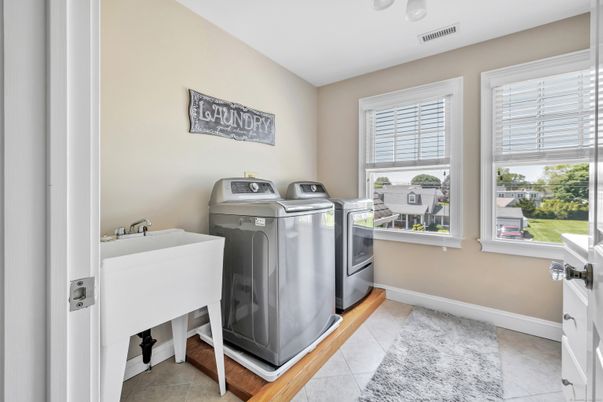 Interior, Washer