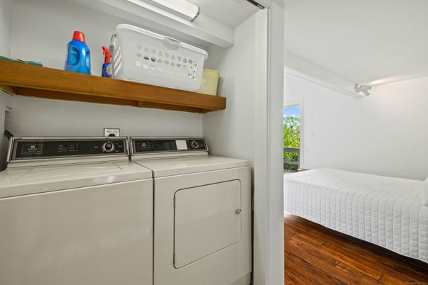 Interior, Utility Closets, Washer, Wood Texture Flooring