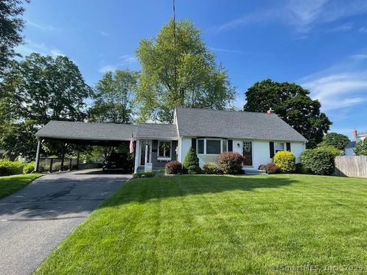 Backyard, Exterior, Facade, Brick Facade, Cape Cod