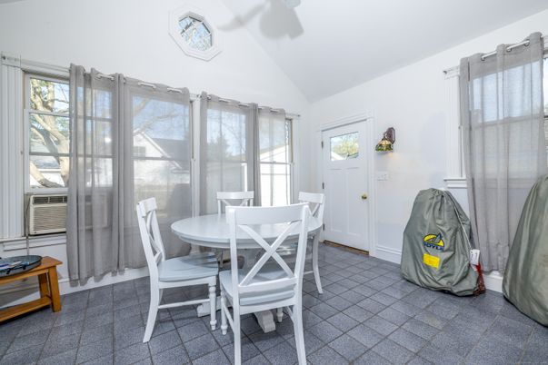 Dining room, Interior