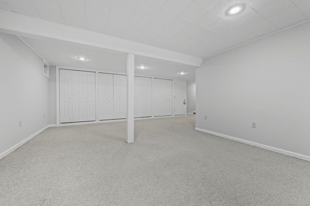 Empty room, Interior, Recessed Lighting