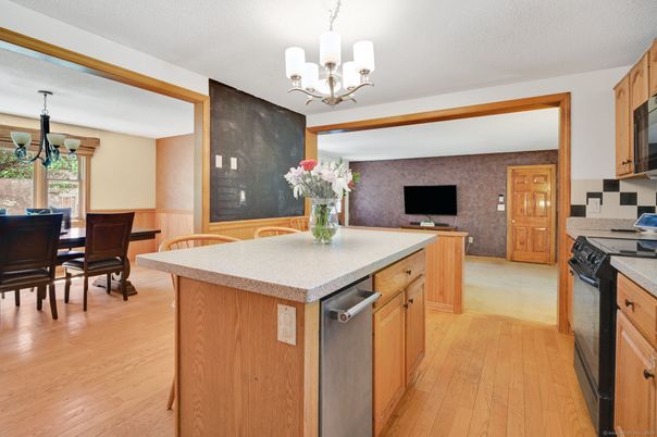 Chandelier, Dining room, Interior, Kitchen, Wood Texture Flooring