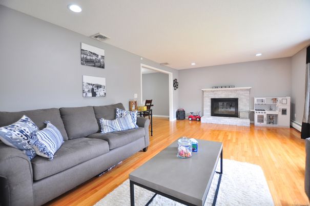 Fireplace, Interior, Living room, Recessed Lighting, Wood Texture Flooring