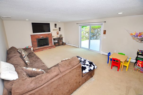 Fireplace, Interior, Living room, Recessed Lighting
