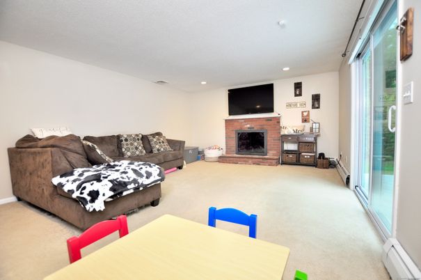 Fireplace, Interior, Living room, Recessed Lighting
