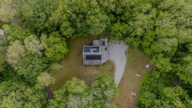 Exterior, Drone
