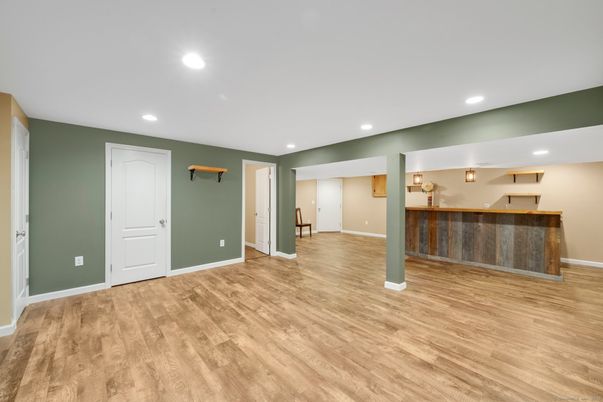 Empty room, Interior, Recessed Lighting, Wood Texture Flooring