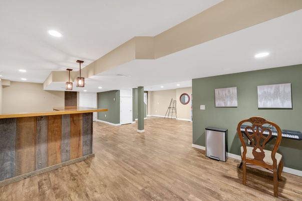 Interior, Pendant Lights, Recessed Lighting, Wood Texture Flooring