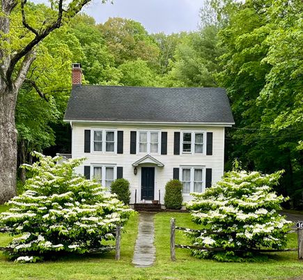 Exterior, Facade, Georgian