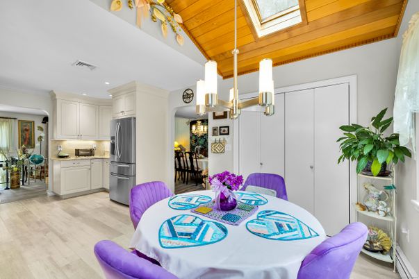 Dining room, Interior, Kitchen, Pendant Lights, Recessed Lighting, Wooden Ceilings, Wood Texture Flooring