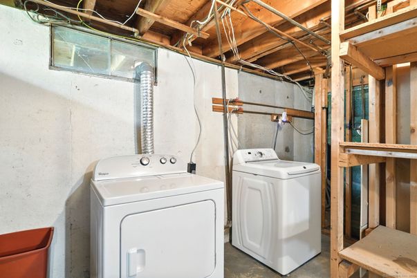 Interior, Utility Closets, Washer, Wooden Beams