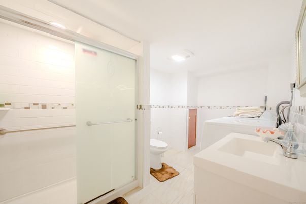 Bathroom, Interior, Recessed Lighting